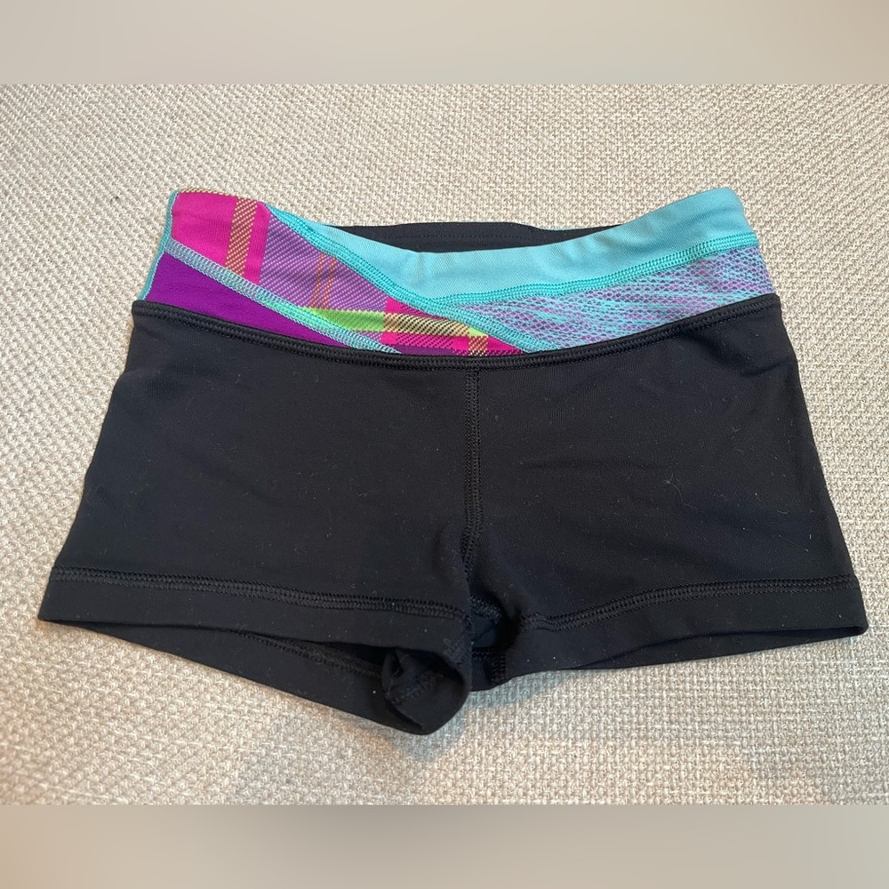 🔸Ivivva by Lululemon🔸Girls Booty Dance Shorts